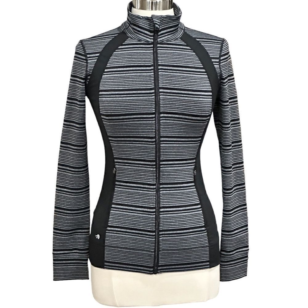Ideology Women’s Active Sports Jacket in the Size XSmall in Black and Gray Color